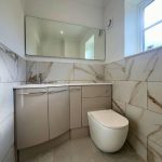 toilet and storage unit rolvenden